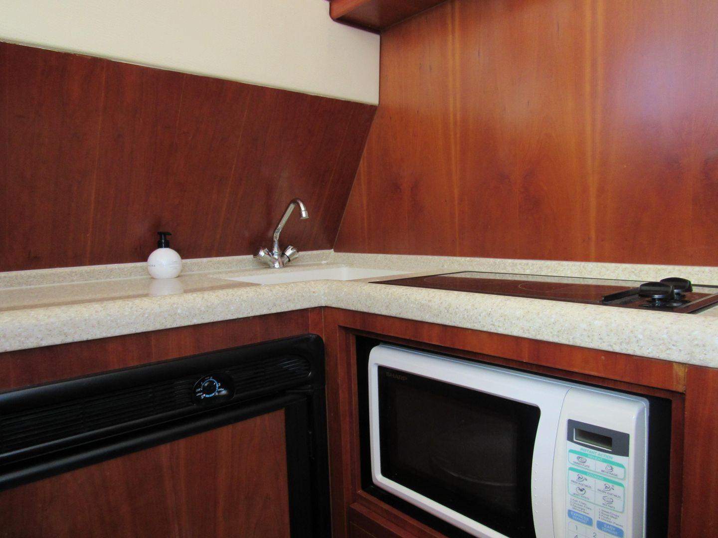 Bertram 390 Convertible 42'