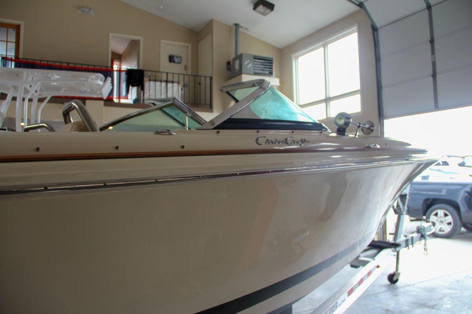 Chris-Craft Launch 22 23'