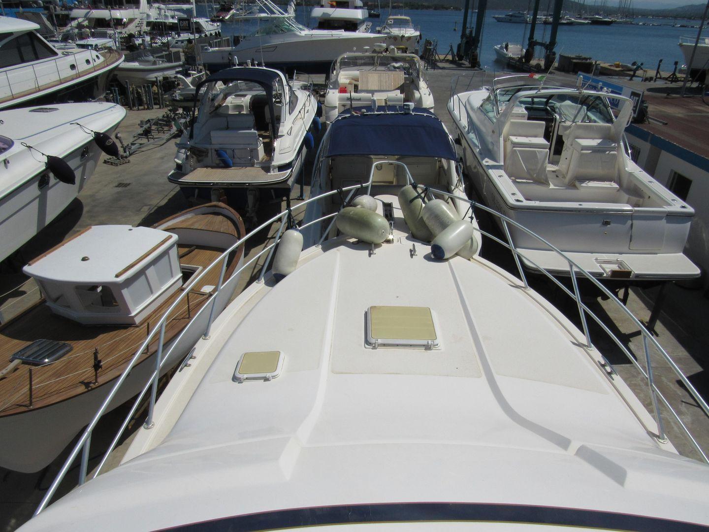 Bertram 390 Convertible 42'
