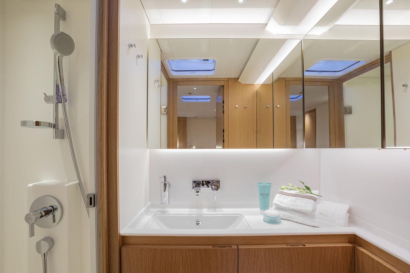 Nautor's Swan 78'