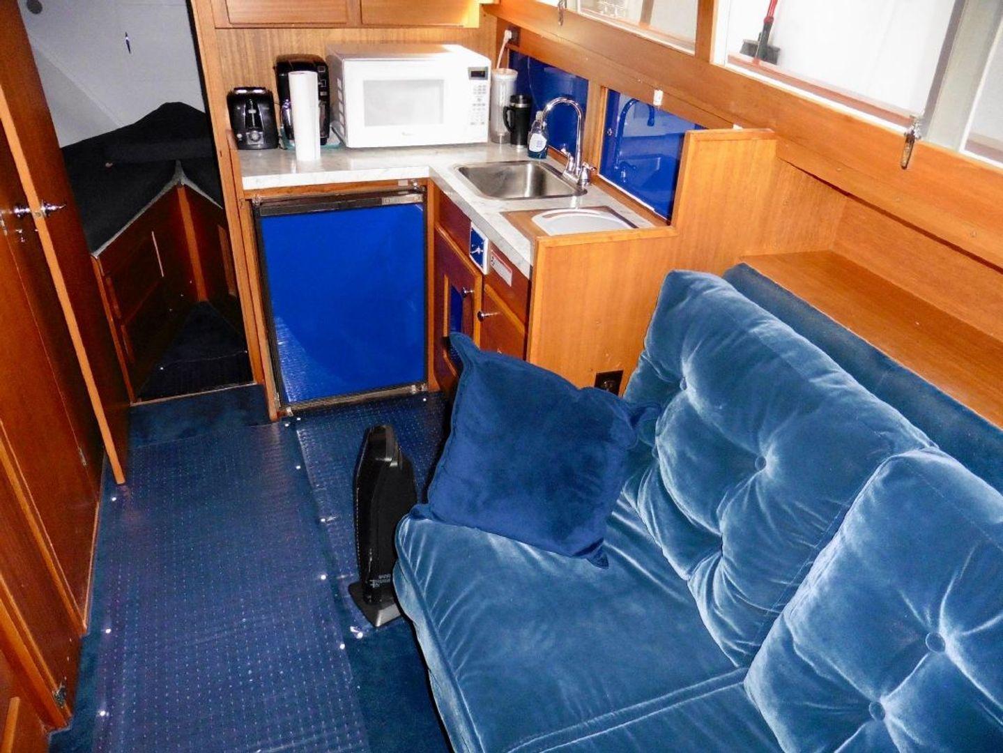 Chris-Craft Crusader Cavalier Avalon 36'